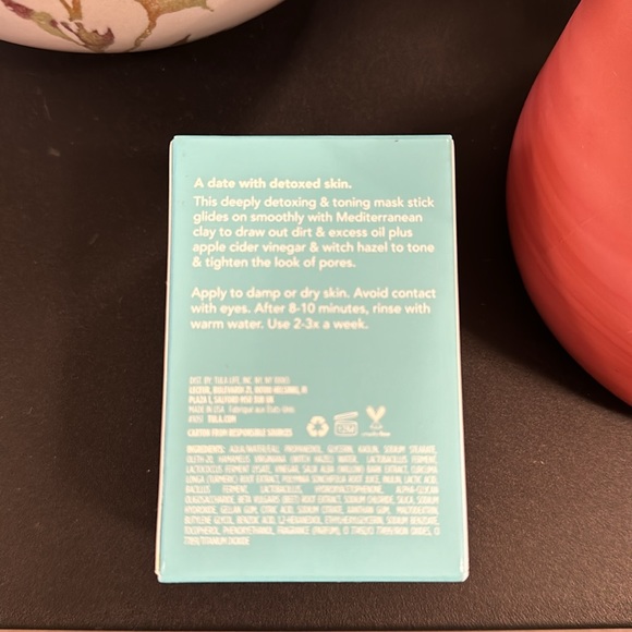 TULA claycation™ detoxing & toning face mask stick - Picture 3 of 5